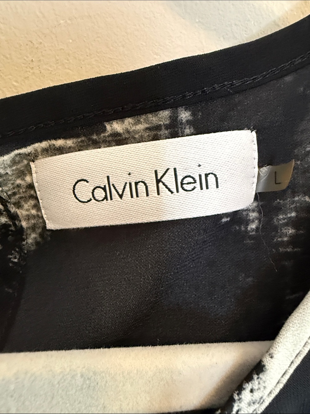 Calvin Klein Black, White & Magenta Ombre Printed Sleeveless Camisole - Picture 2 of 7